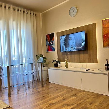 Nemis Apartments In The Centre Of Tirana Four Free Parking エクステリア 写真