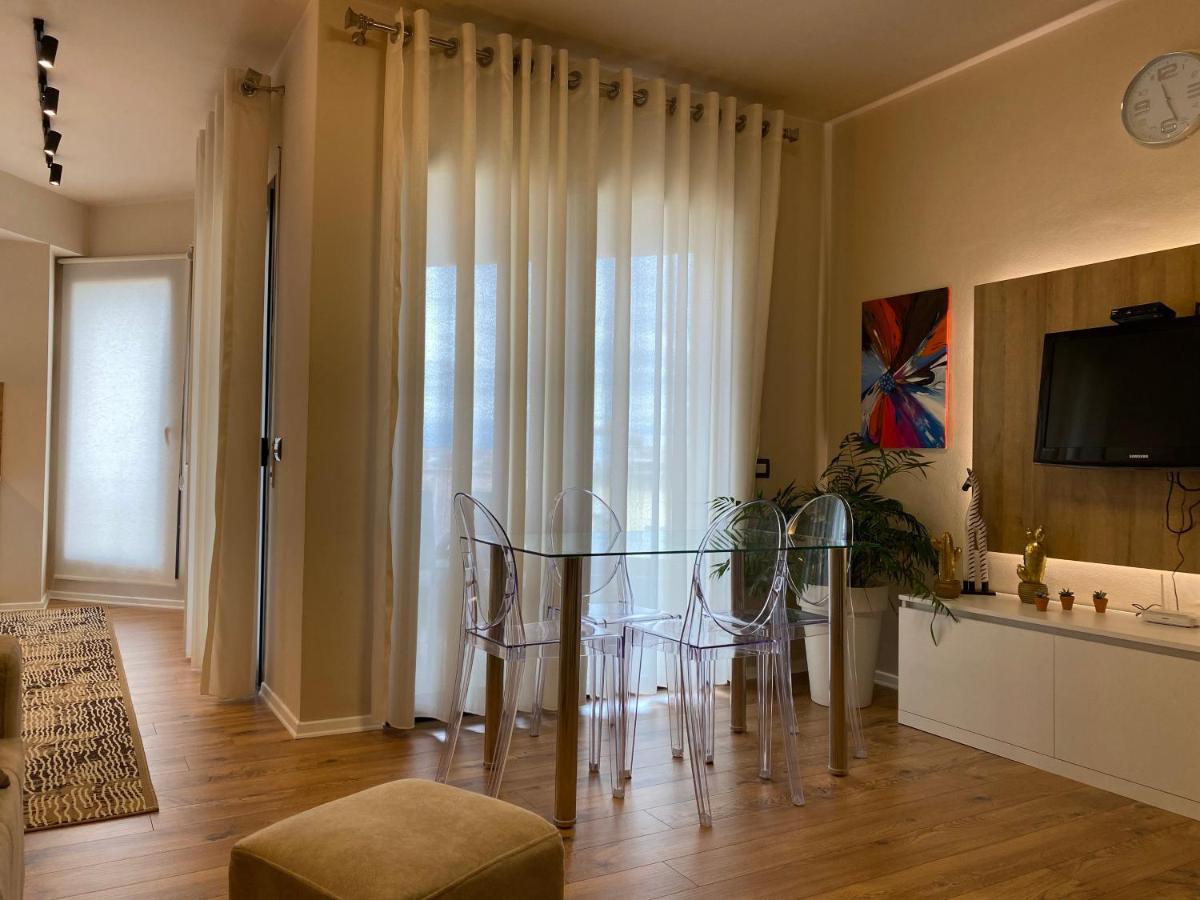 Nemis Apartments In The Centre Of Tirana Four Free Parking エクステリア 写真