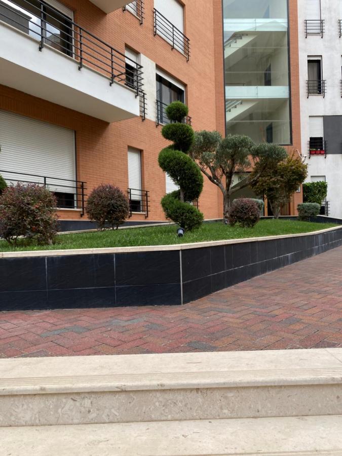 Nemis Apartments In The Centre Of Tirana Four Free Parking エクステリア 写真