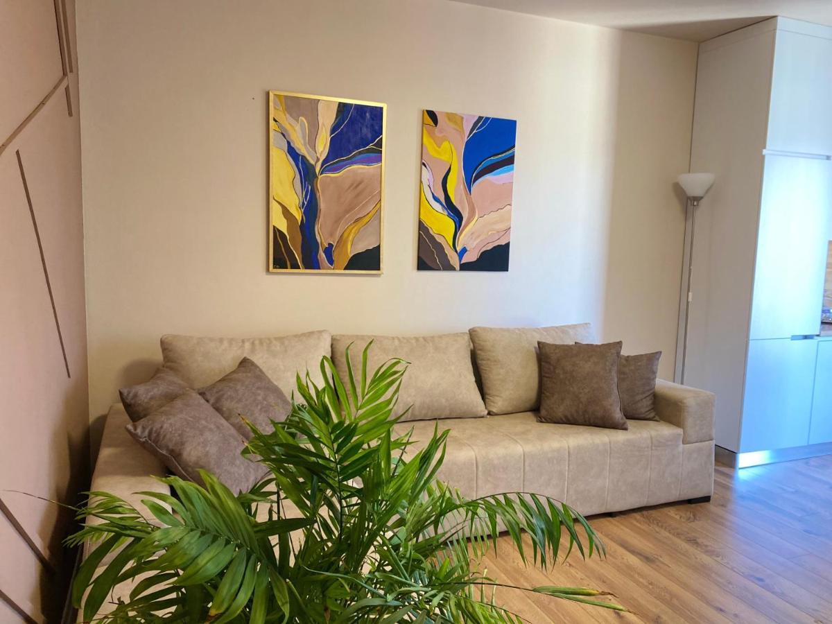 Nemis Apartments In The Centre Of Tirana Four Free Parking エクステリア 写真