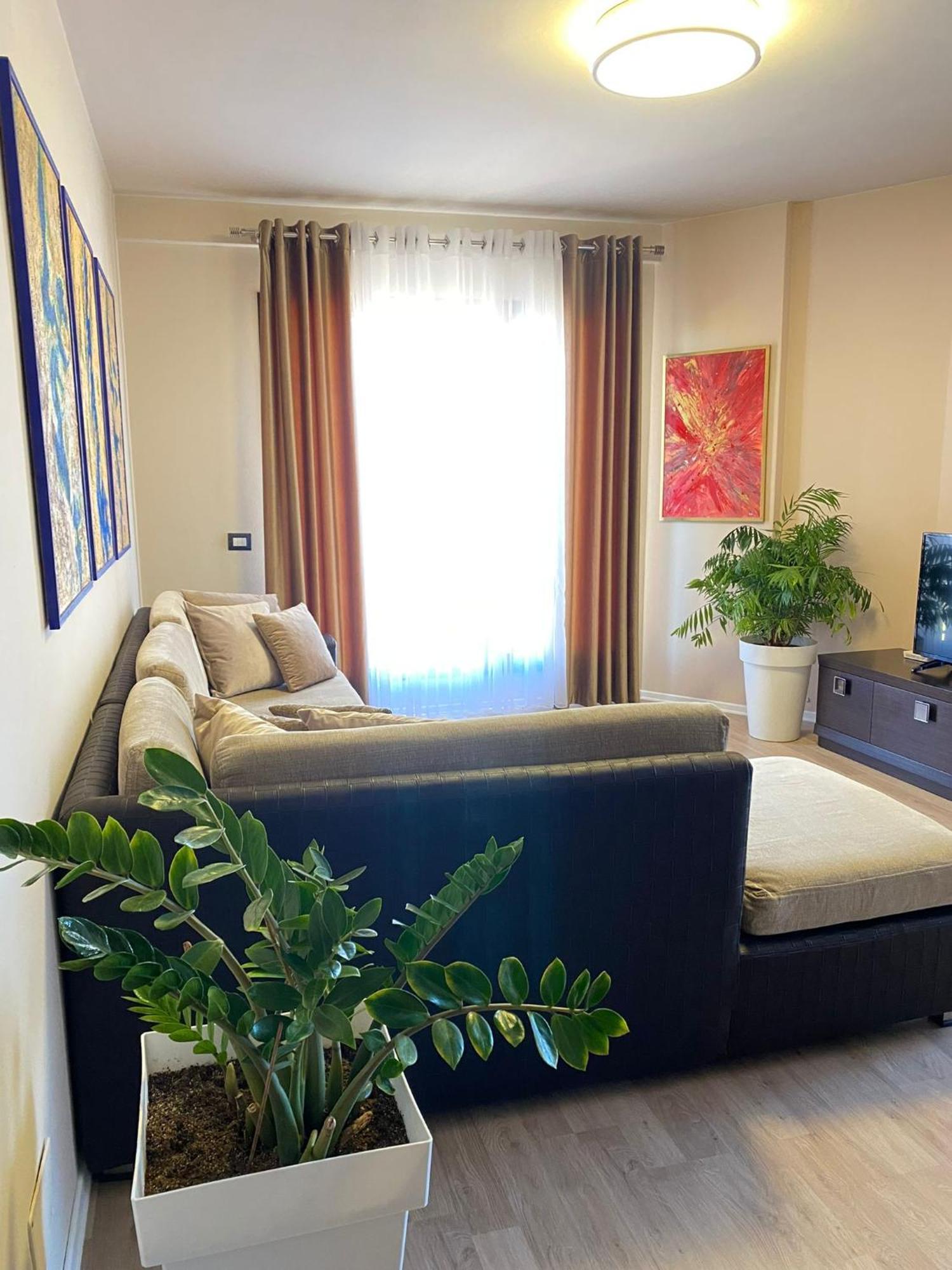 Nemis Apartments In The Centre Of Tirana Four Free Parking エクステリア 写真