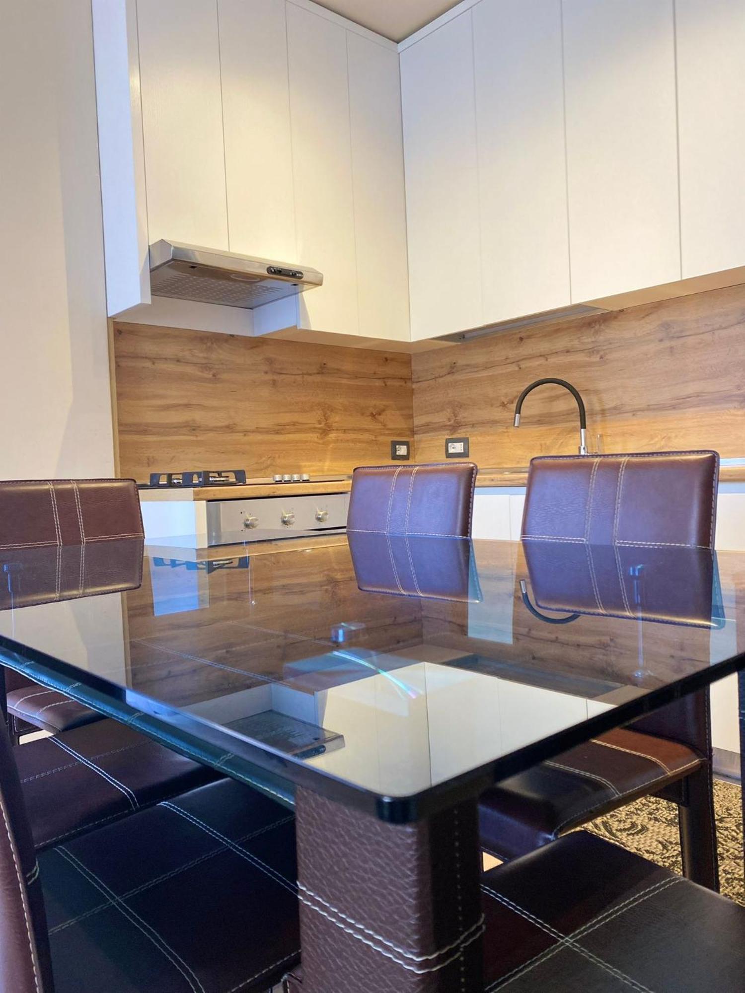 Nemis Apartments In The Centre Of Tirana Four Free Parking エクステリア 写真