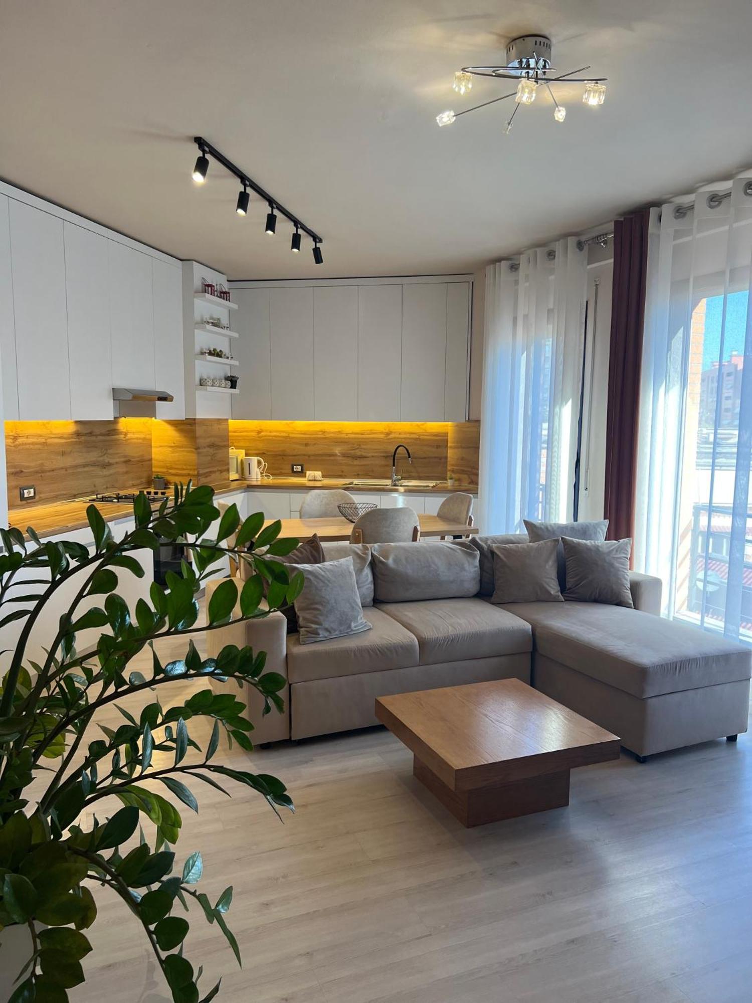 Nemis Apartments In The Centre Of Tirana Four Free Parking エクステリア 写真