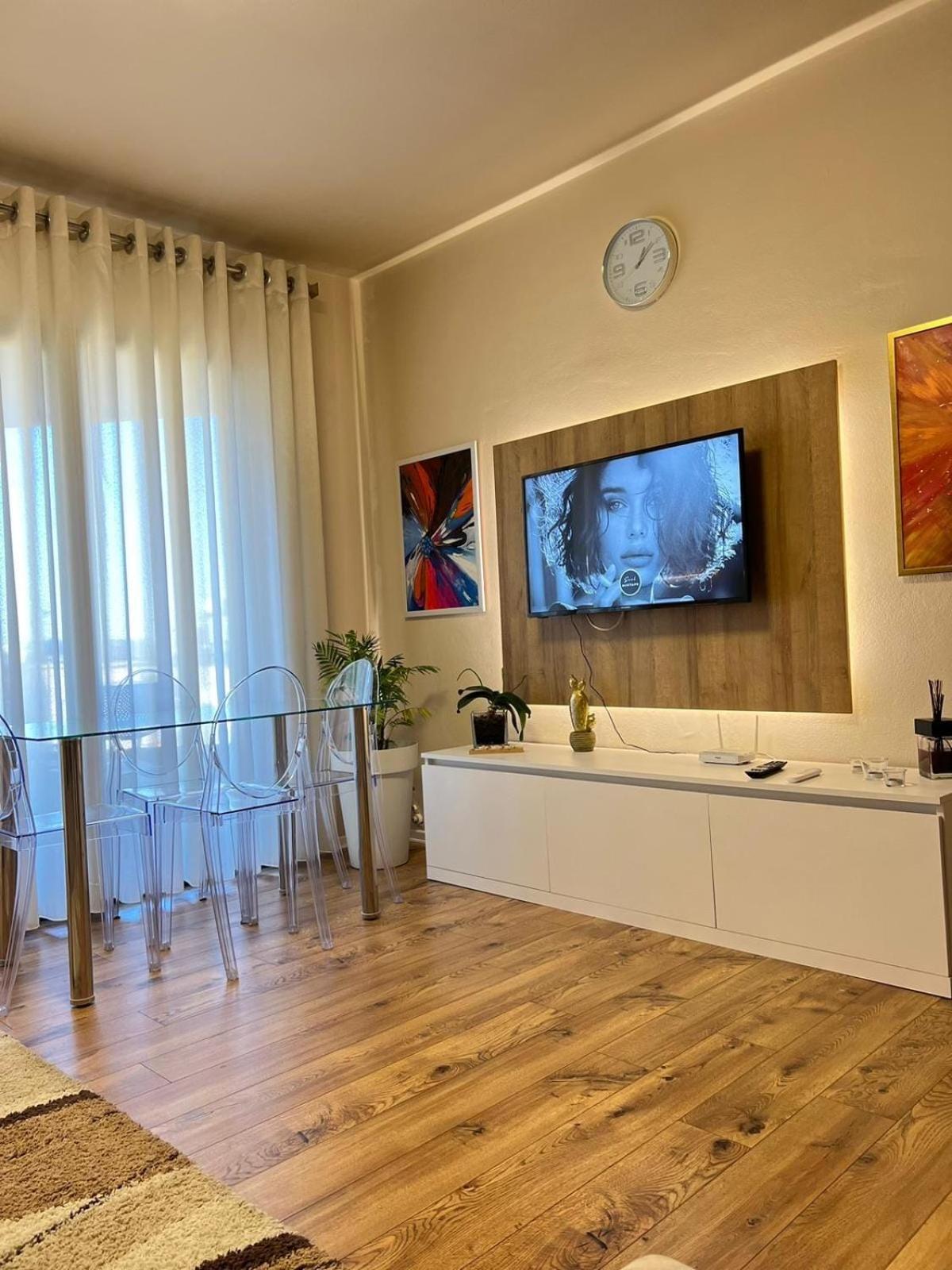 Nemis Apartments In The Centre Of Tirana Four Free Parking エクステリア 写真